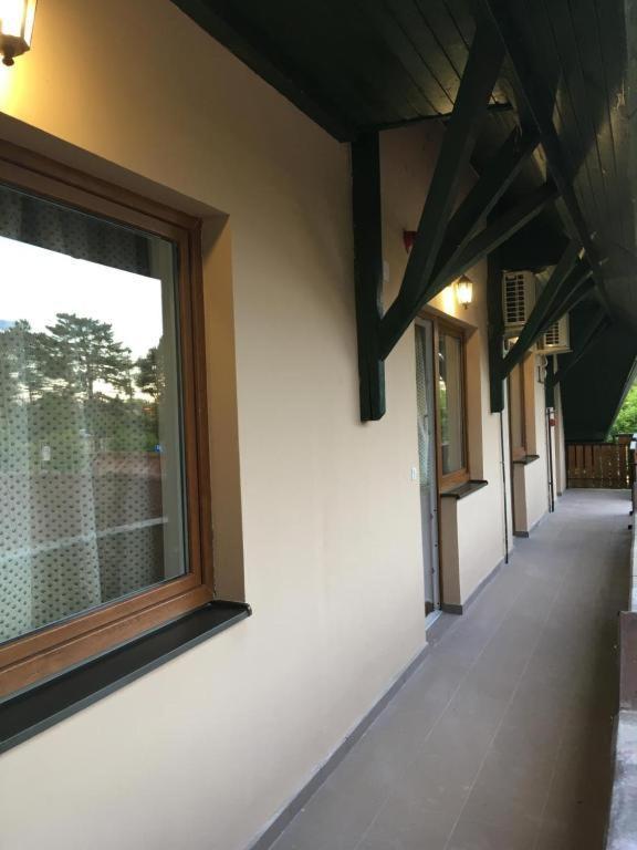 Fenyves Hotel Balatonfenyves Bagian luar foto