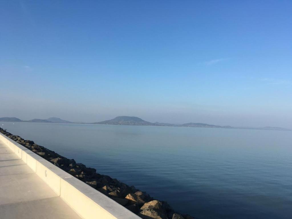 Fenyves Hotel Balatonfenyves Bagian luar foto