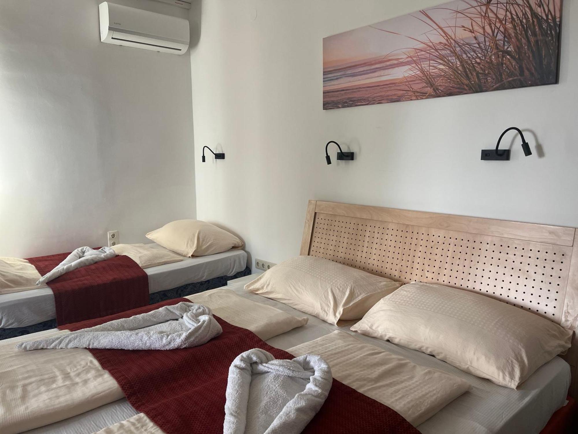 Fenyves Hotel Balatonfenyves Bagian luar foto