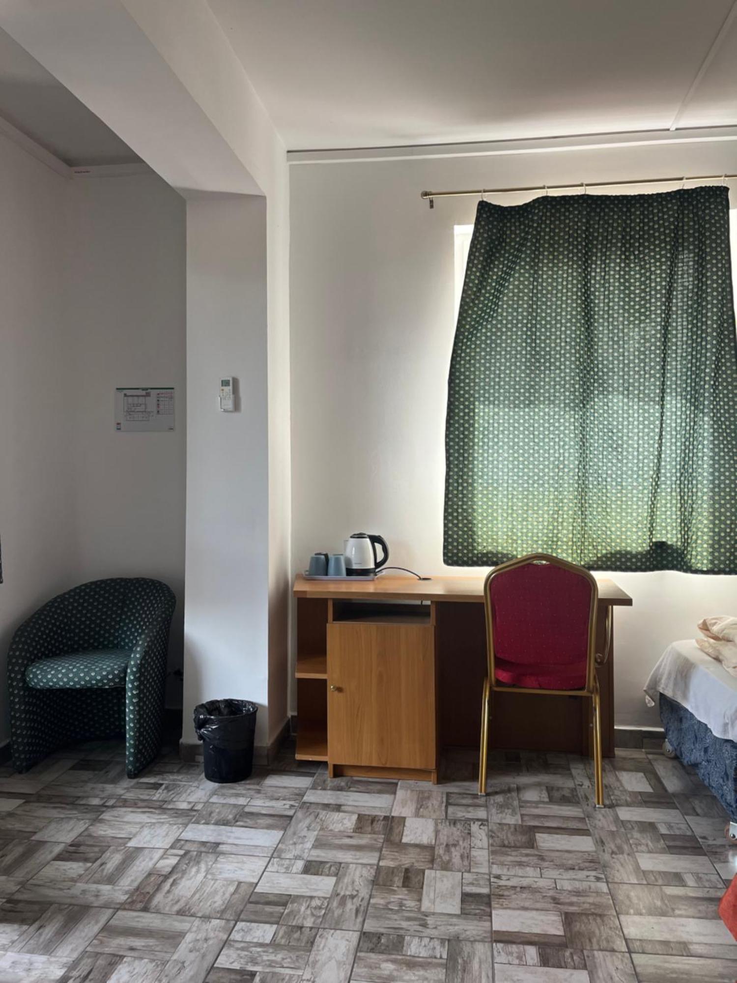 Fenyves Hotel Balatonfenyves Bagian luar foto